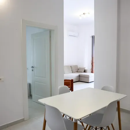 A Parti Apartments * Golem (Tirana)