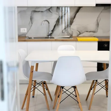 A Parti Apartments Appartamento Golem (Tirana)