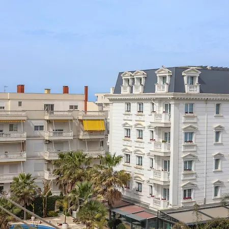 Golem Central Apartments