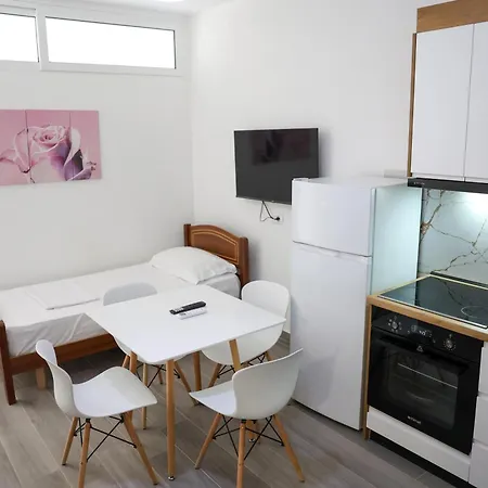 Golem Central Apartments Apartment *