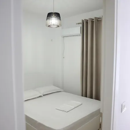 A Parti Apartments Appartamento Golem (Tirana)