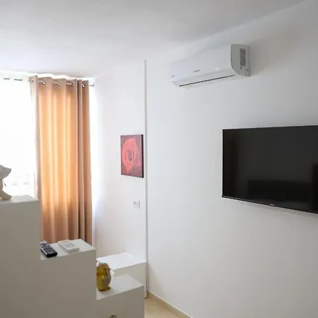 A Parti Apartments * Golem (Tirana)