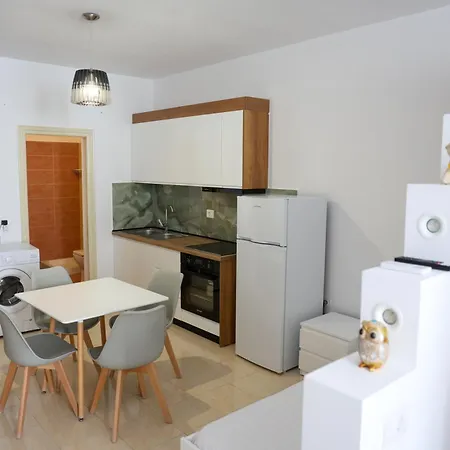 A Parti Apartments Golem (Tirana)